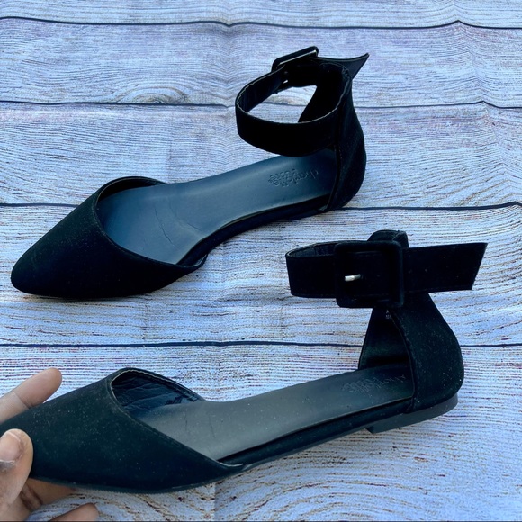 Charlotte Russe Pointed Toe Flats with Ankle Strap - Picture 2 of 4
